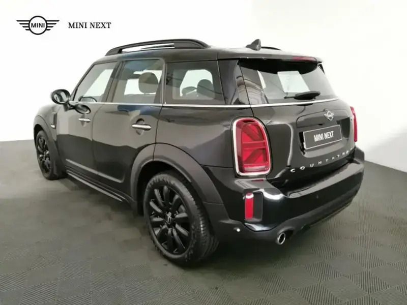 Image 2/4