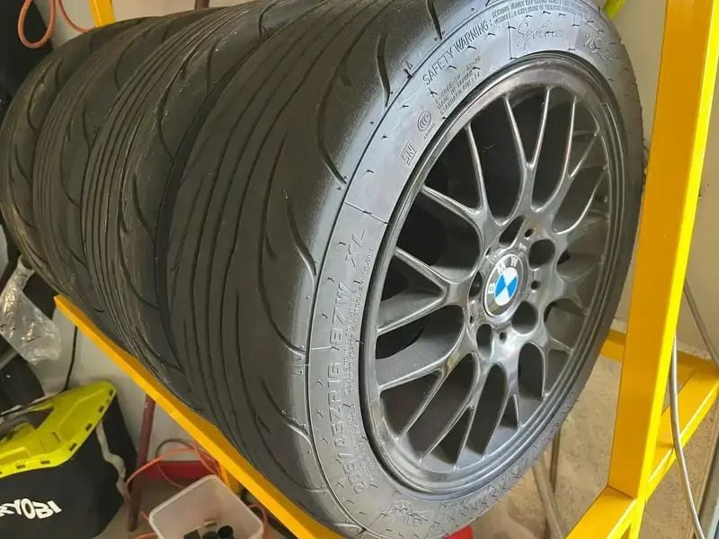 Rouge Utilisé 2001 BMW 325 | 12 000 € - Image 1/4