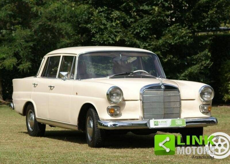Occasion Mercedes 200 55 ch (40 kW) 1967 Blanc Berline