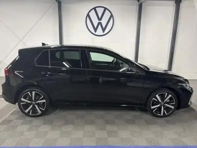 Noir grenadilla métallisée Occasion 2025 VW Golf VIII Edition Berline | 34 990 € (Prix juste) - Image 1/4