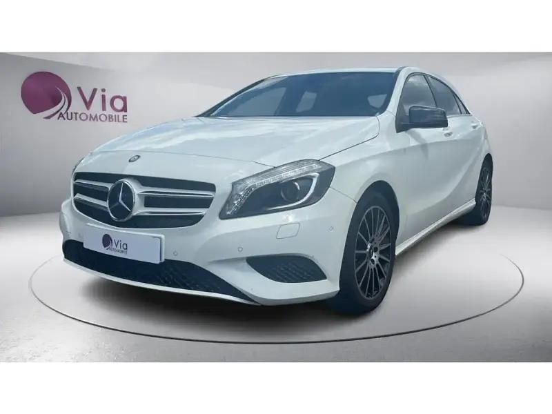 Blanc Utilisé 2014 Mercedes A180 Break | 13 900 € (Prix cher) - Image 1/4