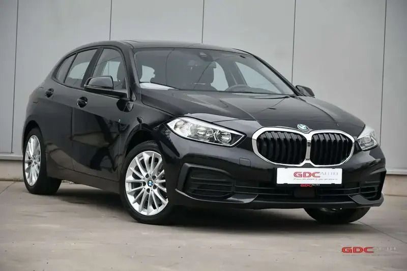 Noir Utilisé 2020 BMW 118 Sport Line Citadine | 18 999 € (Bon prix) - Image 1/4