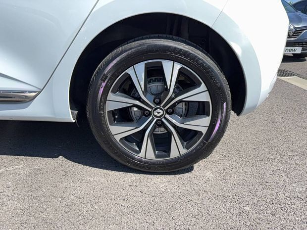 Blanc Utilisé 2023 Renault Clio V Evolution | 14 989 € (Prix juste) - Image 1/4