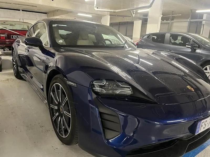 Bleu Utilisé 2020 Porsche Taycan 4S Performance Package Berline | 67 900 € (Prix juste) - Image 1/4