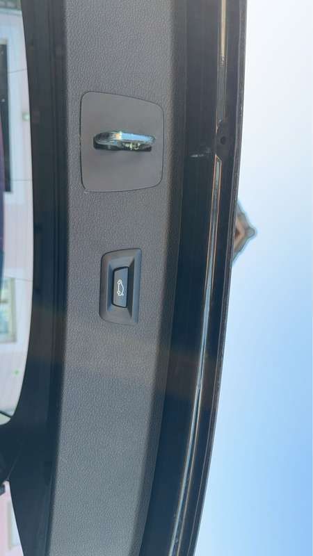 Image 4/4