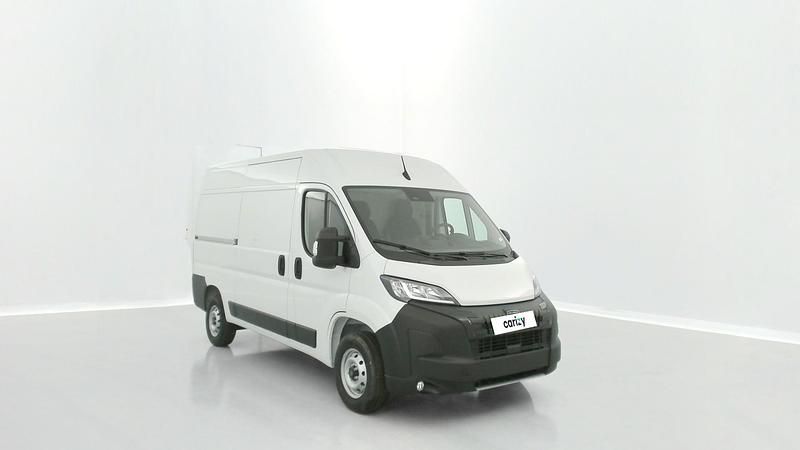 Blanc Nouvelle 2025 Peugeot Boxer S Van | 31 080 € (Bon prix) - Image 1/4