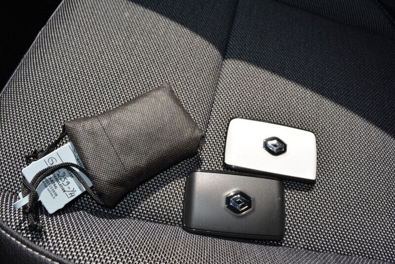 Image 4/4