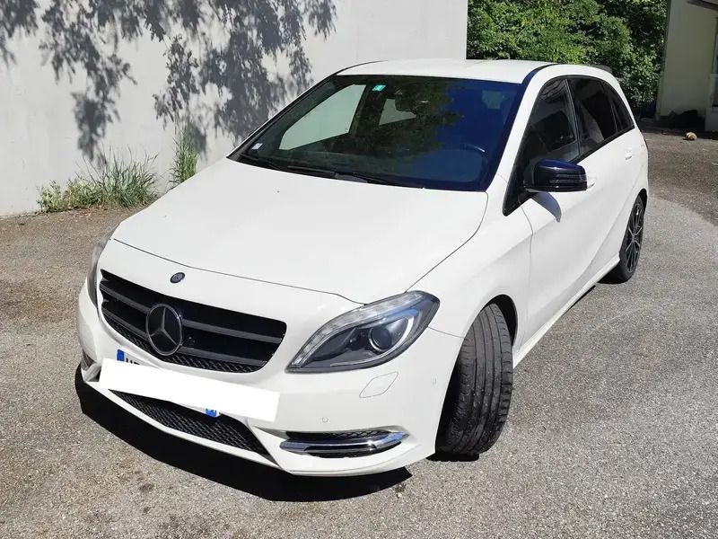 Blanc Utilisé 2012 Mercedes B180 Monospace | 10 400 € - Image 1/4