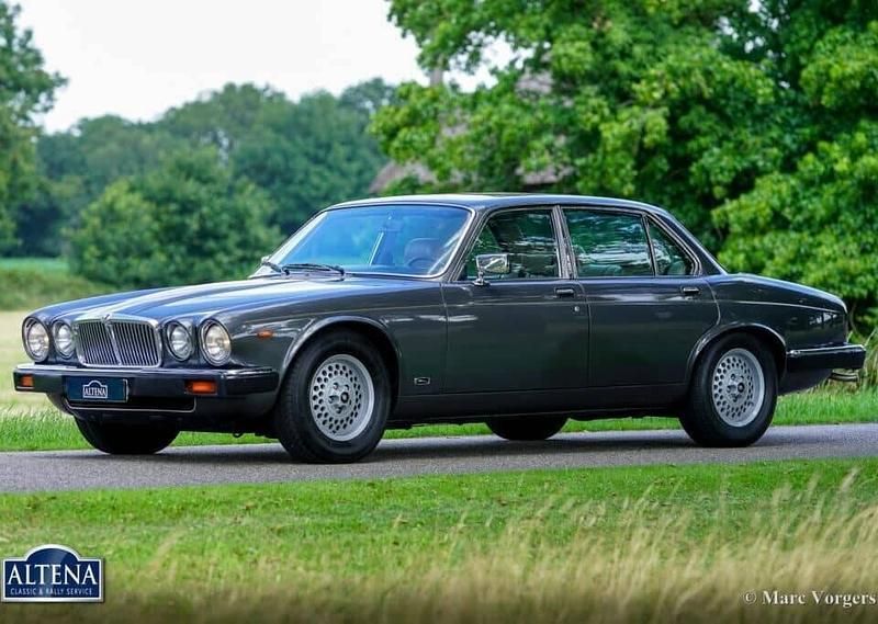 Gris Utilisé 1986 Jaguar XJ12 Berline | 19 500 € - Image 1/4