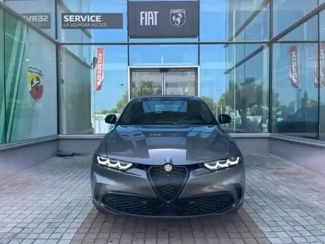 Nouvelle Alfa Romeo Tonale Sprint 2025 Gris vesuvio métallisée SUV