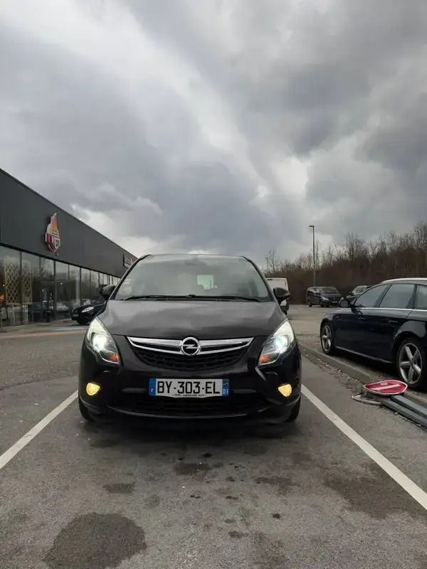Utilisé 2011 Opel Zafira Tourer Cosmo Monospace | 10 000 € (Prix juste) - Image 1/4