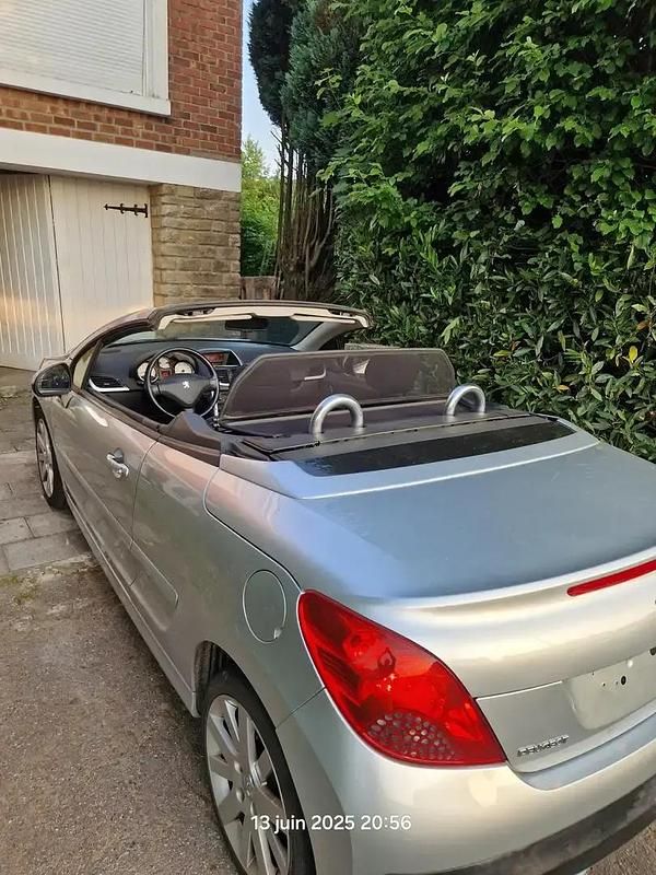 Utilisé 2009 Peugeot 207 CC Cabriolet | 3 800 € (Super prix) - Image 1/4