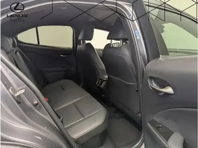 Occasion Lexus UX 300h Sport Design Packet 154 ch (113 kW) 2024 Gris SUV