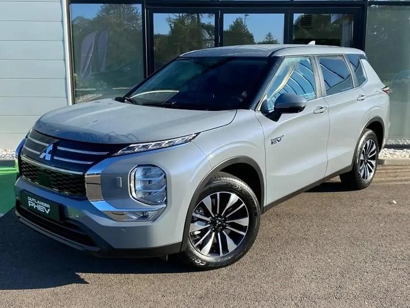 Occasion 2025 Mitsubishi Outlander Invite+ SUV | 53 000 € - Image 1/4