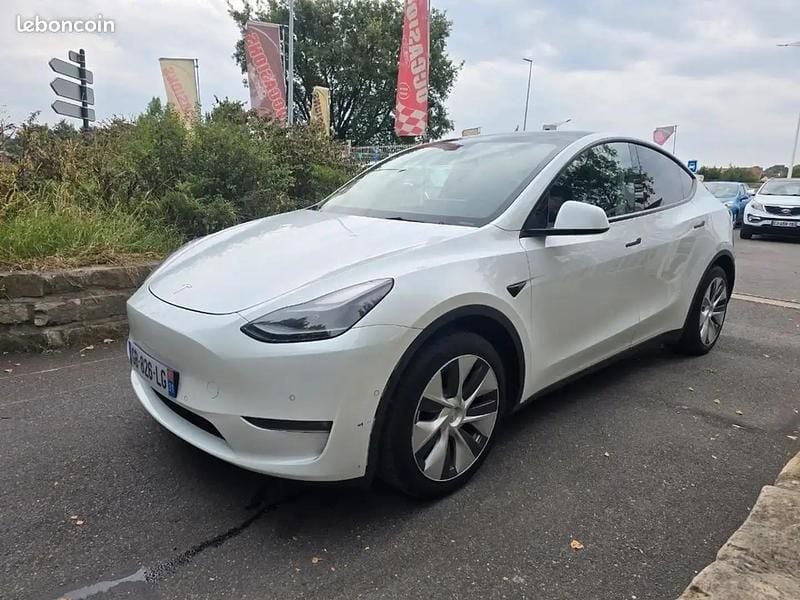 Blanc Utilisé 2021 Tesla Model Y Long Range RWD SUV | 25 990 € - Image 1/4
