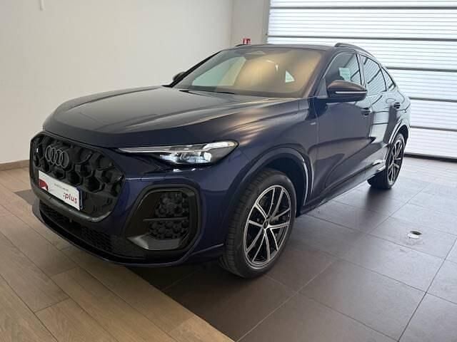 Bleu navarre métallisé Utilisé 2025 Audi Q5 Sportback Design SUV | 82 990 € - Image 1/4