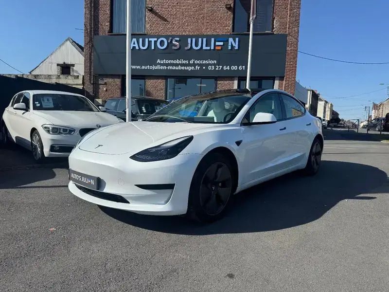 Blanc Utilisé 2023 Tesla Model 3 Berline | 31 990 € (Prix juste) - Image 1/4