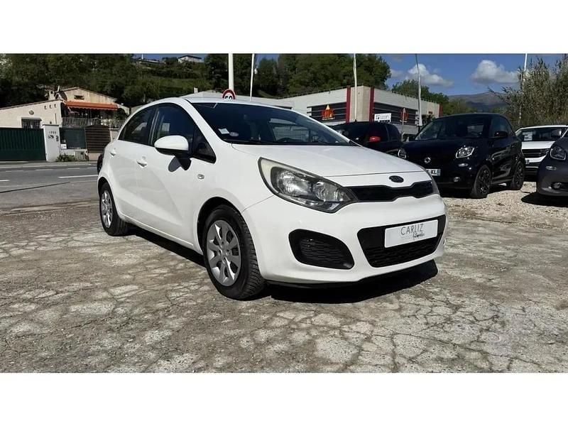 Blanc Occasion 2012 Kia Rio Style Berline | 8 990 € (Prix juste) - Image 1/4