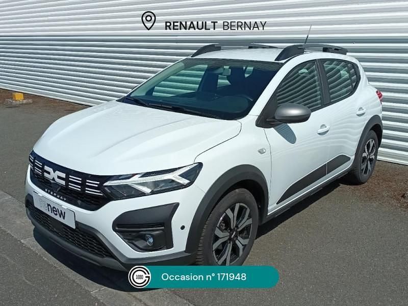 Blanc Utilisé 2023 Dacia Sandero Expression Citadine | 15 990 € (Prix assez cher) - Image 1/4