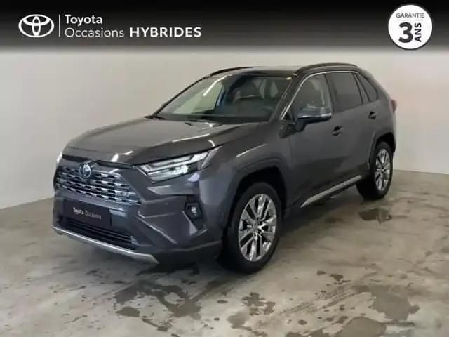 Gris atlas métallisé Occasion 2024 Toyota RAV4 Hybrid Lounge SUV | 39 990 € (Prix juste) - Image 1/4