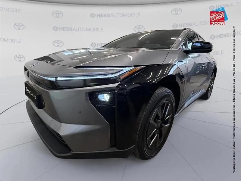Gris platine métallisé premium Occasion 2025 Toyota bZ4X Design SUV | 38 499 € (Prix juste) - Image 1/4
