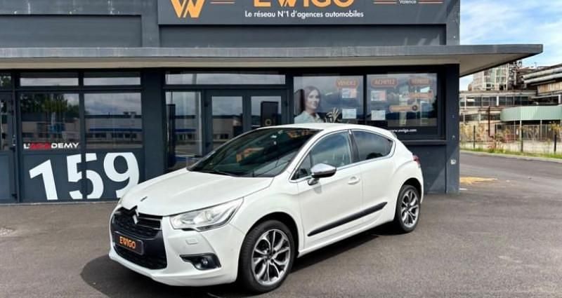 Blanc Utilisé 2011 DS Automobiles DS4 Sport Chic Berline | 9 390 € - Image 1/4