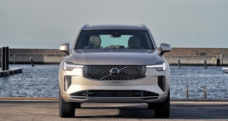 Utilisé 2024 Volvo XC90 Ultra SUV | 63 900 € (Prix juste) - Image 1/4