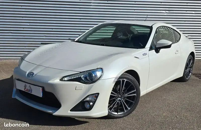 Blanc Utilisé 2013 Toyota GT86 GT Coupé | 23 500 € - Image 1/4
