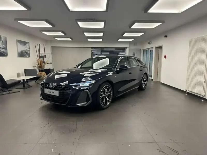 Bleu Nouvelle 2025 Audi A6 Sport Break | 81 948 € - Image 1/4