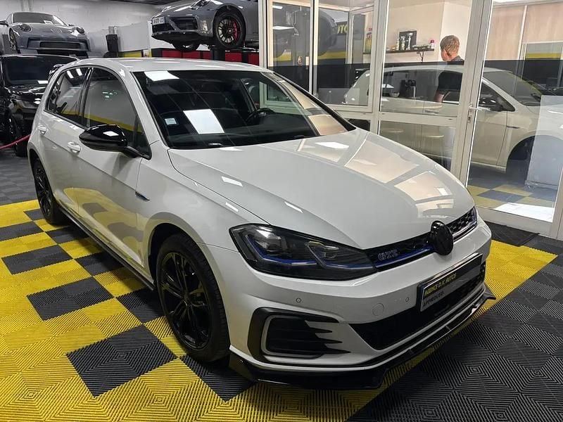 Blanc Utilisé 2020 VW Golf VII GTE Berline | 20 990 € (Prix juste) - Image 1/4