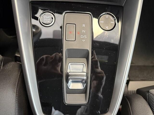 Occasion Audi A3 Sportback e-tron Business 150 ch (110 kW) 2024 Argent fleuret métallisé Citadine