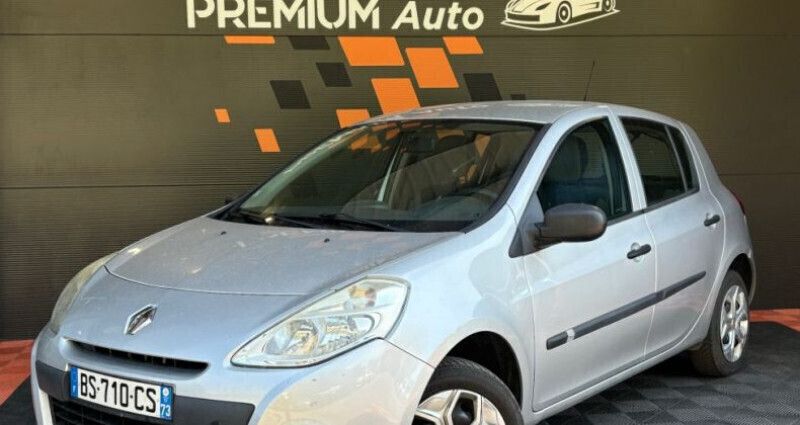 Utilisé 2011 Renault Clio II Authentique Citadine | 6 990 € (Prix assez cher) - Image 1/4