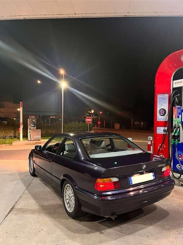 Occasion BMW 318 Sport Line 141 ch (103 kW) 1994 Mauve Coupé