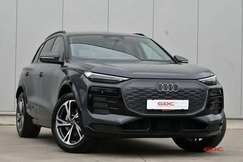 Gris Occasion 2025 Audi Q6 e-tron Sport SUV | 58 999 € - Image 1/4