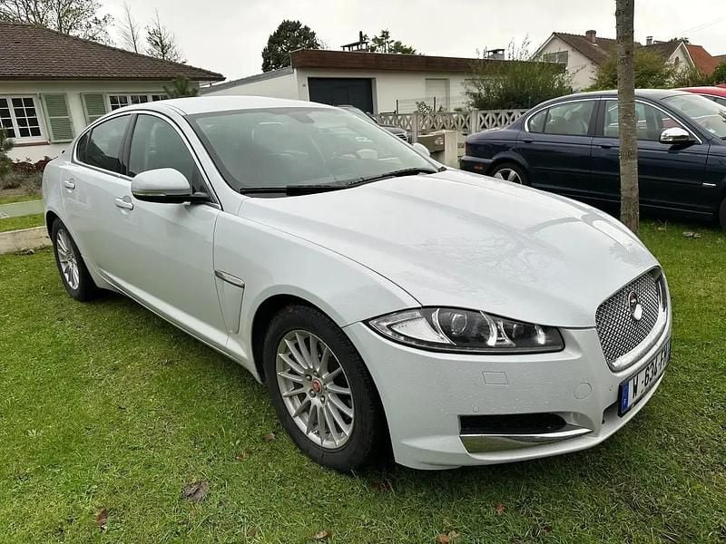 Blanc Utilisé 2015 Jaguar XF Prestige Berline | 21 800 € (Super prix) - Image 1/4
