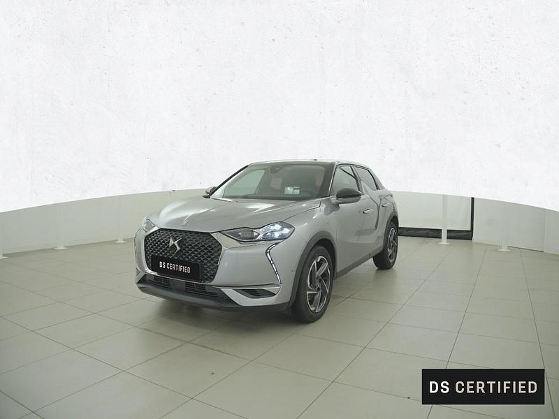 Gris Utilisé 2022 DS Automobiles DS3 Crossback Rivoli SUV | 20 990 € (Prix juste) - Image 1/4