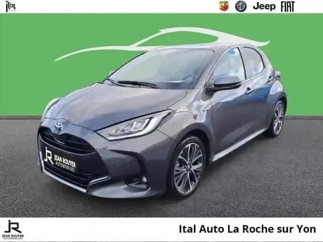 Gris fonce Occasion 2021 Toyota Yaris Hybrid Berline | 18 990 € (Prix assez cher) - Image 1/4