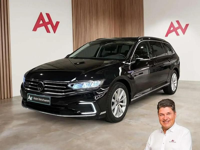 Noir Utilisé 2022 VW Passat GTE Break | 25 990 € (Prix juste) - Image 1/4