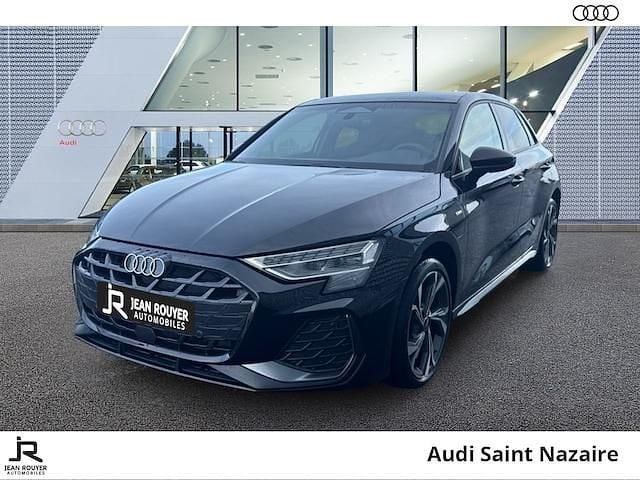 Noir mythique métallisé Nouvelle 2026 Audi A3 Sportback e-tron S-Line Citadine | 49 990 € (Prix juste) - Image 1/4