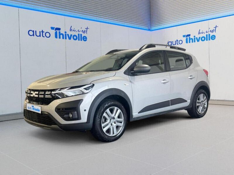 Gris Utilisé 2023 Dacia Sandero Expression Citadine | 15 490 € (Prix juste) - Image 1/4
