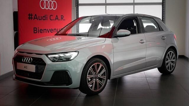 Gris flèche nacré noir mythe métallisé Utilisé 2026 Audi A1 Sportback Design Citadine | 27 298 € - Image 1/4