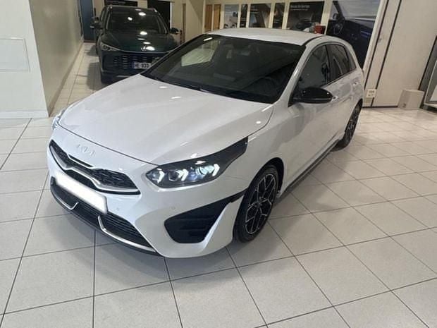 Blanc Utilisé 2025 Kia Ceed GT-Line | 28 690 € (Prix assez cher) - Image 1/4