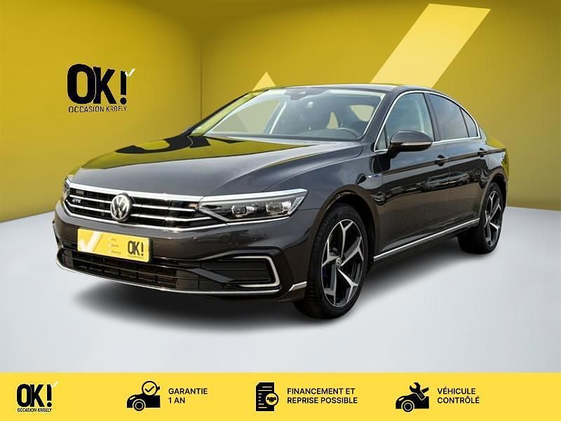 Gris Utilisé 2020 VW Passat GTE Berline | 25 490 € (Prix juste) - Image 1/4