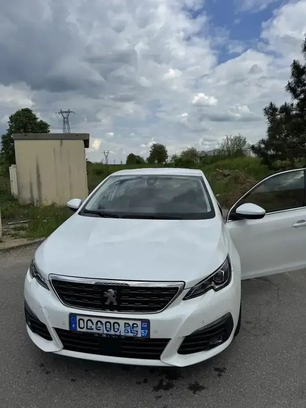 Utilisé 2020 Peugeot 308 Allure Berline | 12 000 € (Super prix) - Image 1/4