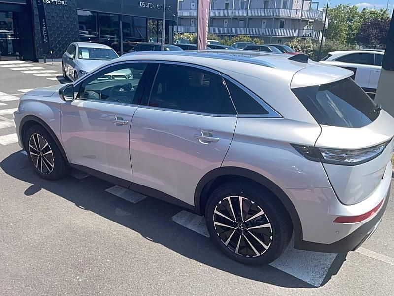 Gris Utilisé 2024 DS Automobiles DS7 Crossback Rivoli SUV | 35 990 € (Prix juste) - Image 1/4