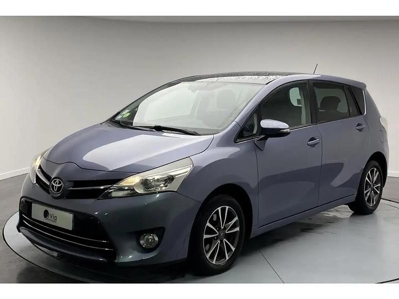 Gris Utilisé 2013 Toyota Verso Skyview Edition Monospace | 10 990 € - Image 1/4