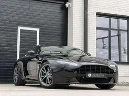 Aston Martin V8