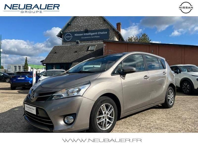 Gris atlas Utilisé 2015 Toyota Verso Monospace | 11 890 € (Prix juste) - Image 1/4