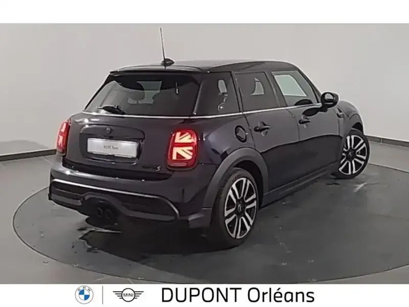 Image 2/4