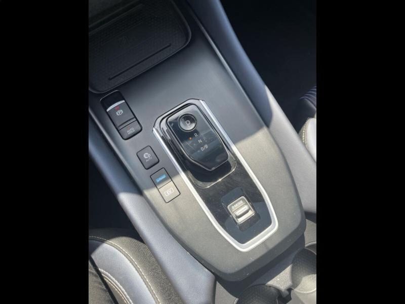 Image 4/4